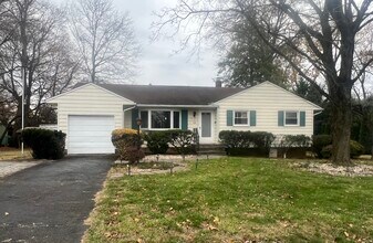 Building Photo - 810 Ashton St