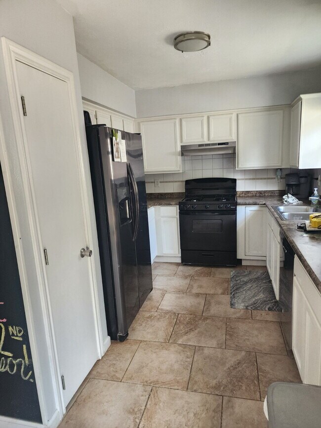 Foto del edificio - "Charming 4-Bedroom-3 Full Baths in College Station – Your Ideal Retreat Awaits!"