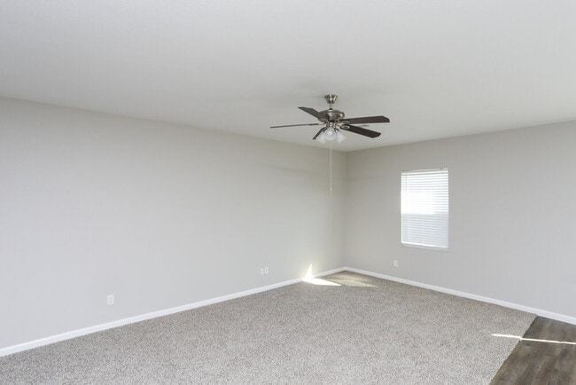 Building Photo - 7015 London Fog Dr