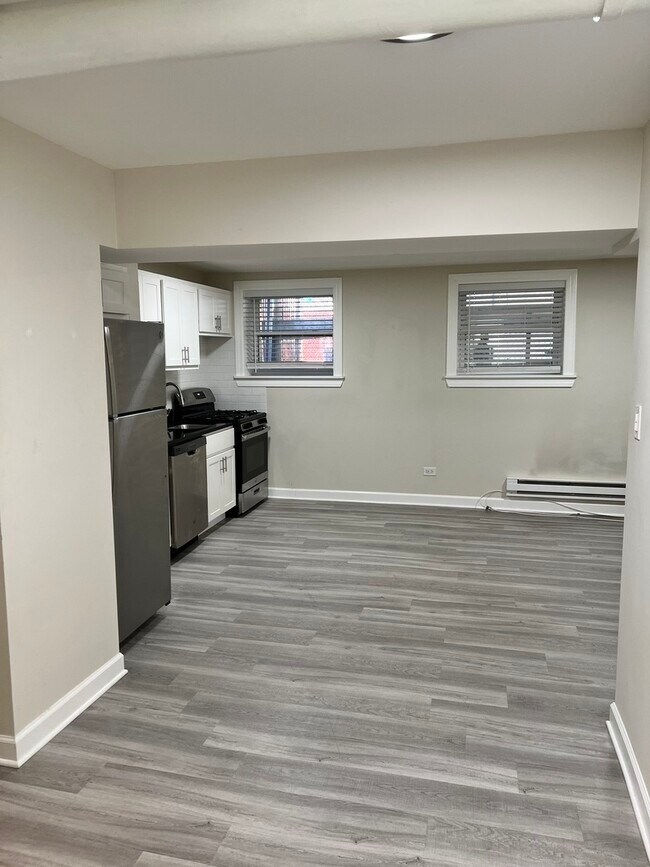Foto del edificio - 732 W Roscoe St