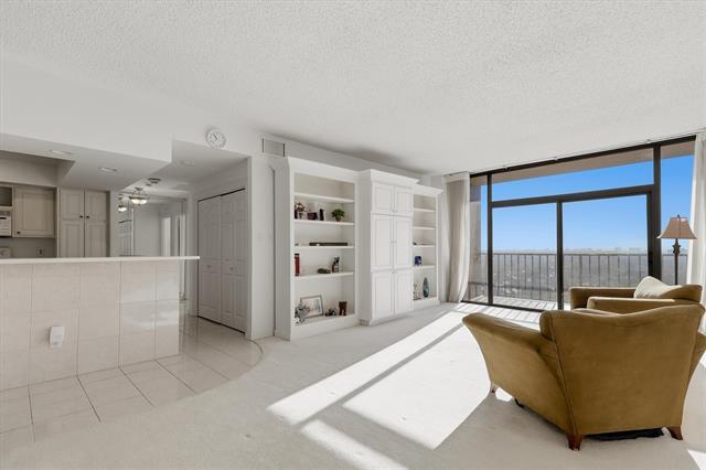 Foto del edificio - 5200 Keller Springs Rd