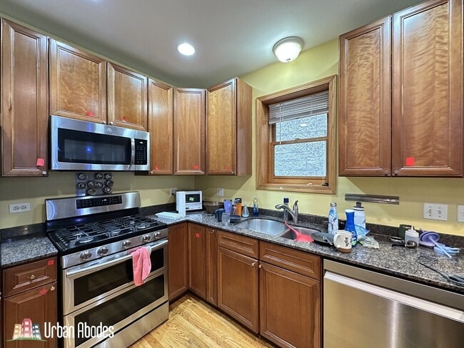 Foto del edificio - 934 W Leland Ave