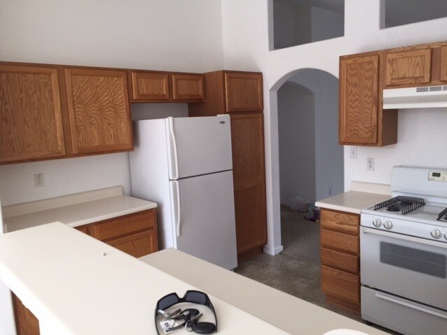 Building Photo - Enchanted Hills Cutie