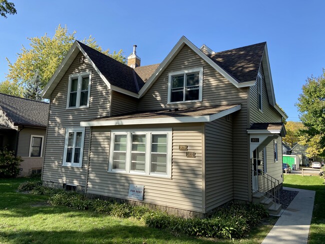 Building Photo - 1631 Winnebago St