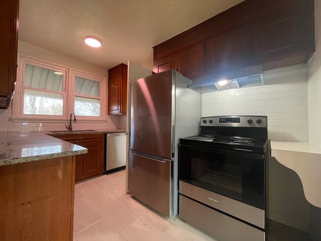 Building Photo - 404 N Atlanta St