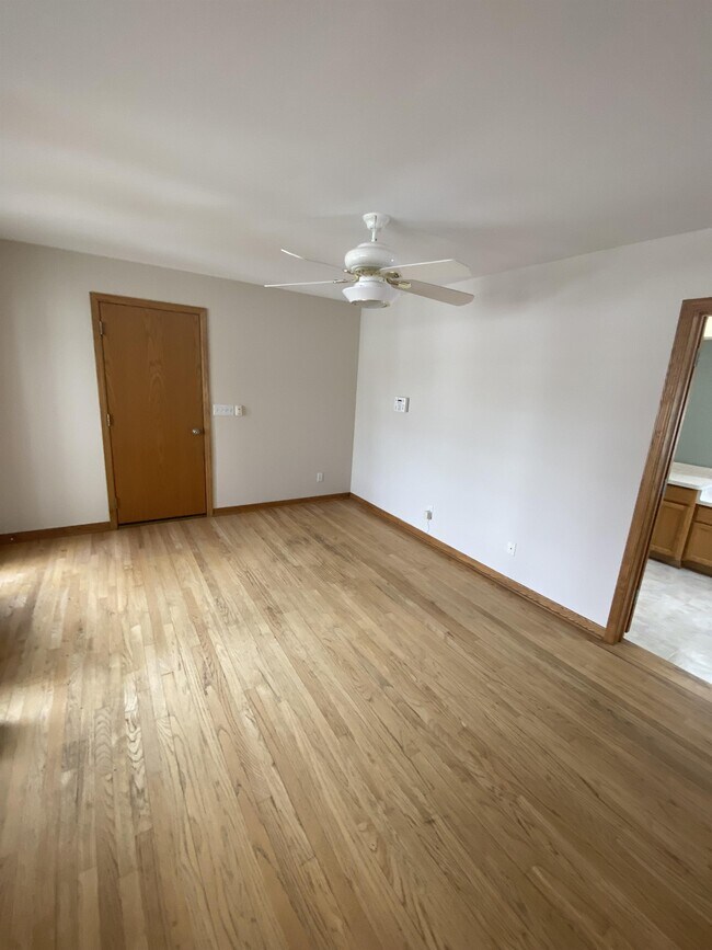 Foto del edificio - 2985 N 124th St