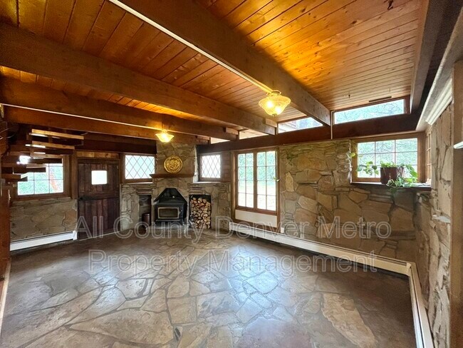 Foto del edificio - 389 Parkview Ave
