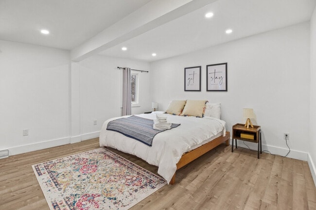 Building Photo - 74 Hayward Ave