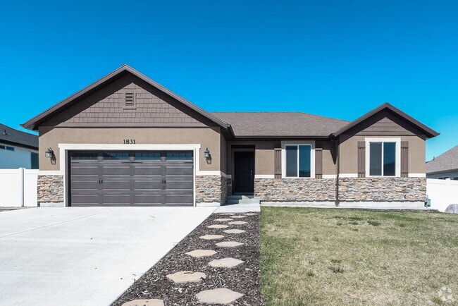 Building Photo - 1831 370 E