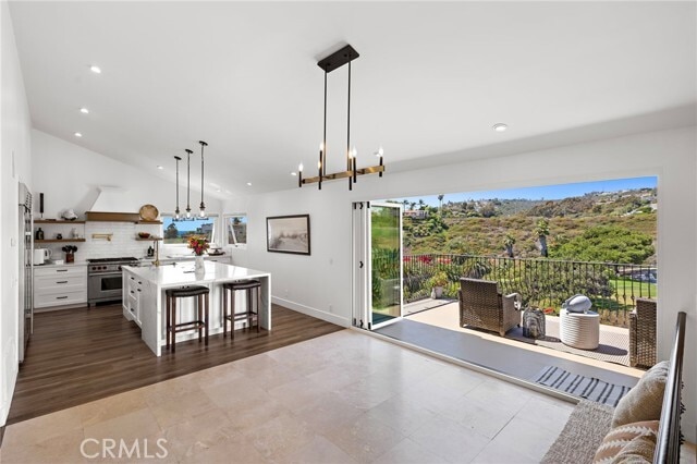 Building Photo - 449 Avenida Crespi