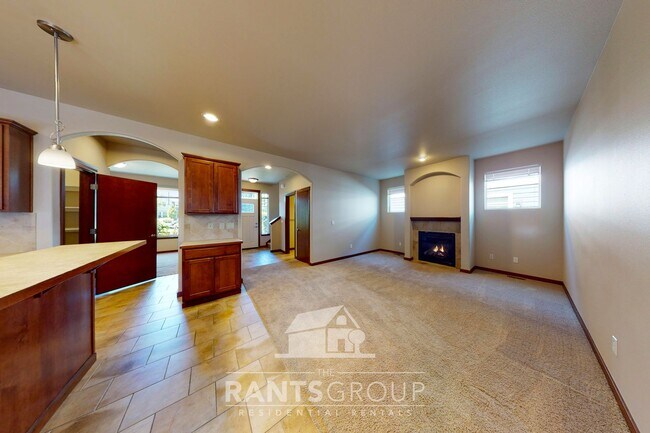 Foto del edificio - Beautiful Home In Puyallup! Easy JBLM Comm...