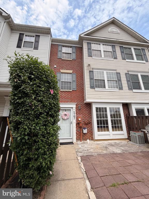 Building Photo - 5707 Duke Ct