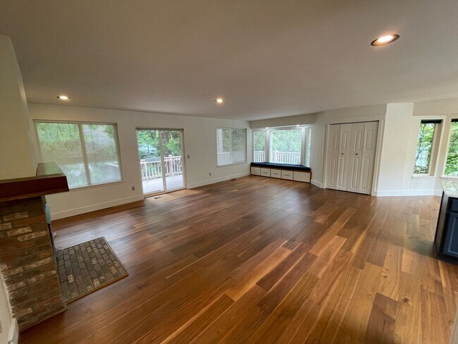 Foto del edificio - 4303 Kingsway