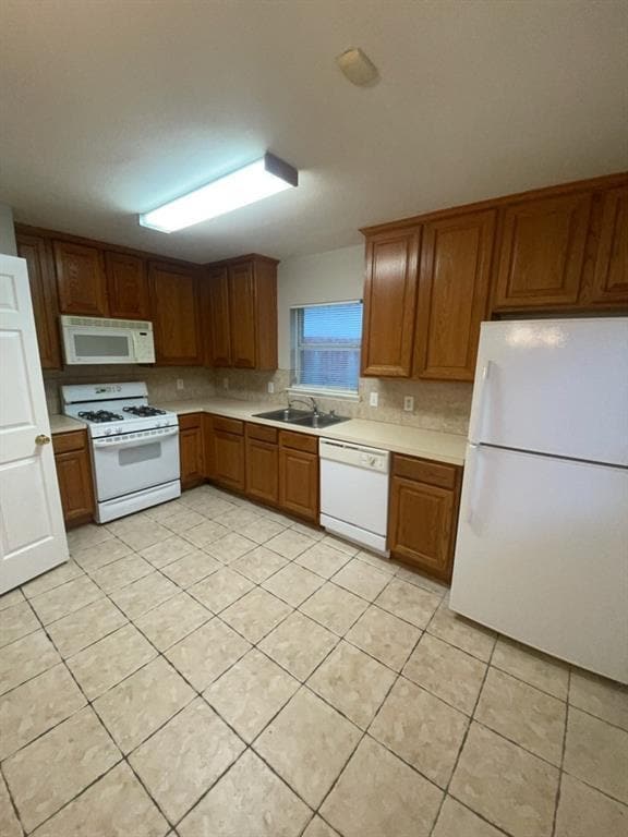 Building Photo - 20911 Southvine Ct