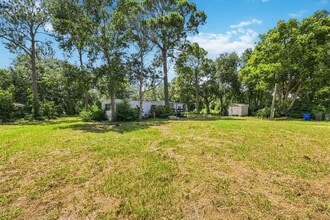 Building Photo - 6437 Spinner Dr