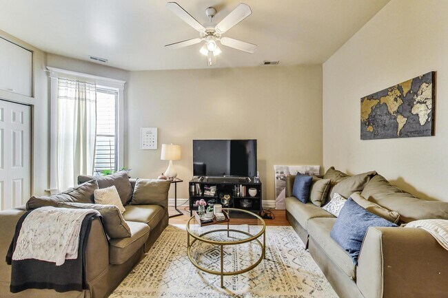 Foto del edificio - 1128 W Armitage Ave