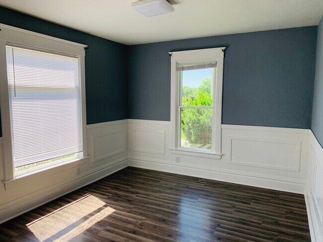 Foto del edificio - 1525 S Main St