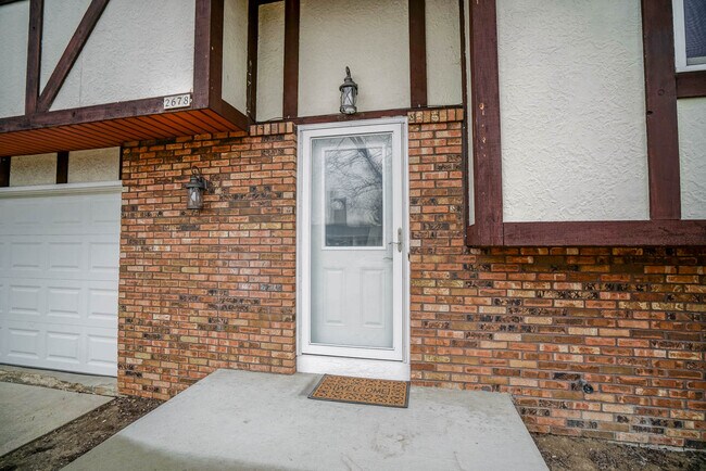 Building Photo - 2678 Richardson St