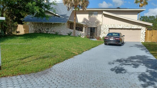 Foto del edificio - 540 SW 101st Ave