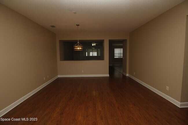 Foto del edificio - 480 Higgs Ave NW