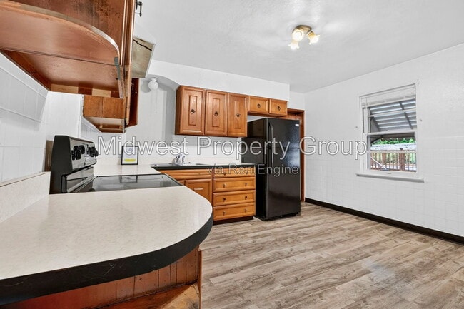 Building Photo - 8327 Sunbury Ave