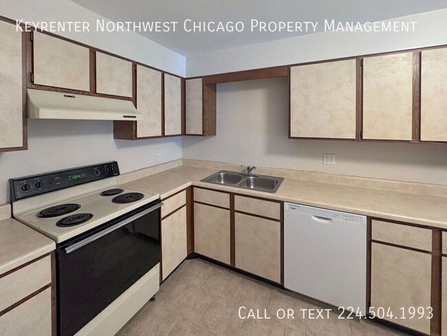 Building Photo - 33561 N Royal Oak Ln