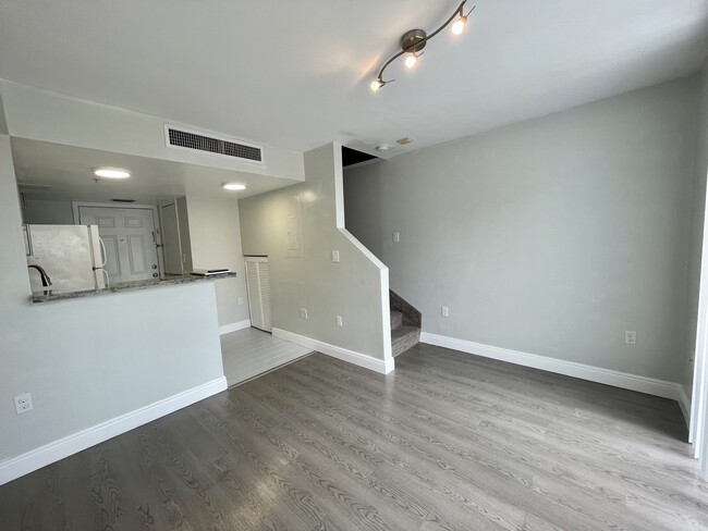 Foto del edificio - 450 SW 3rd St