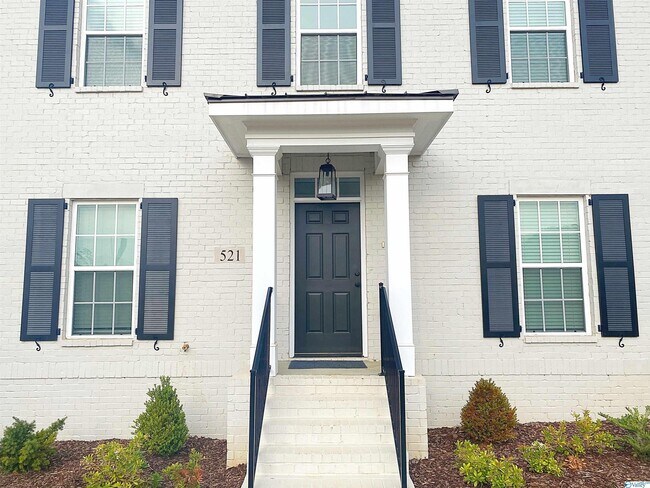 Foto del edificio - 521 Town Madison Blvd