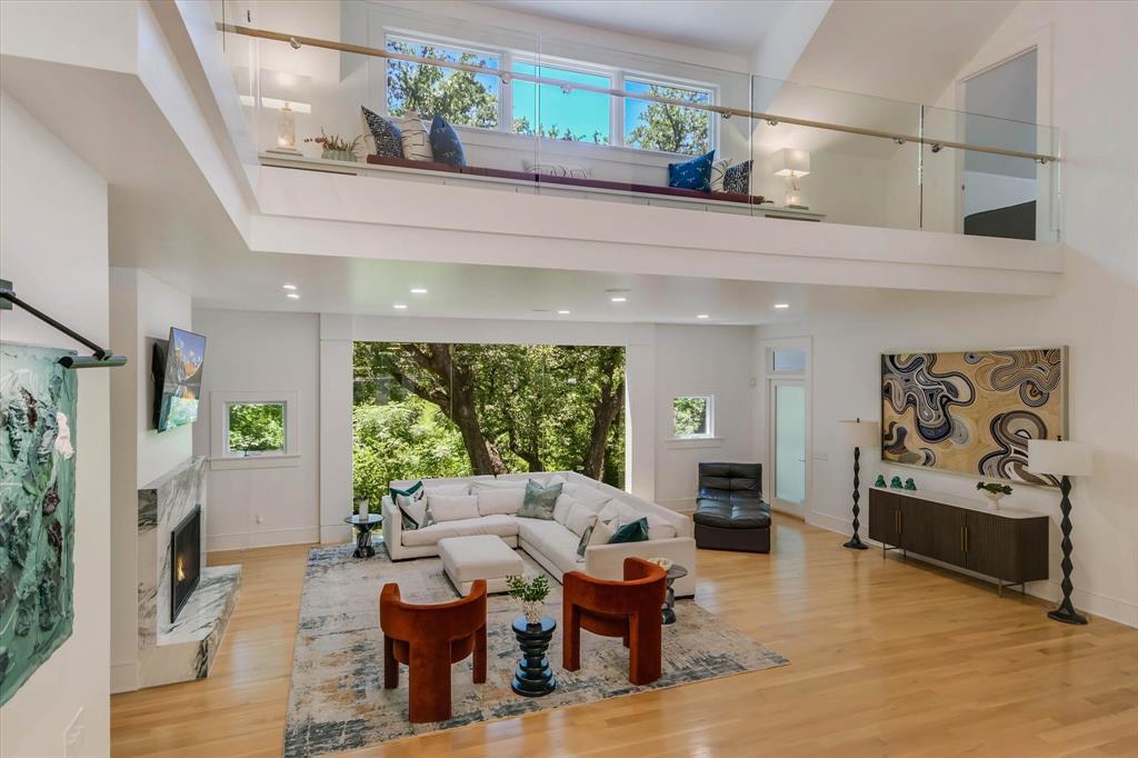 Foto principal - 4914 Rollingwood Dr