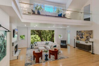 Building Photo - 4914 Rollingwood Dr