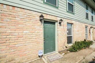 Building Photo - 1116 Murrayhill Dr