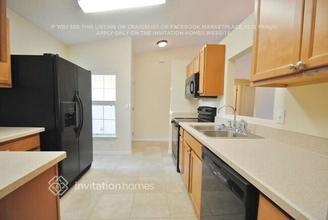 Foto del edificio - 250 Rhapsody Ln