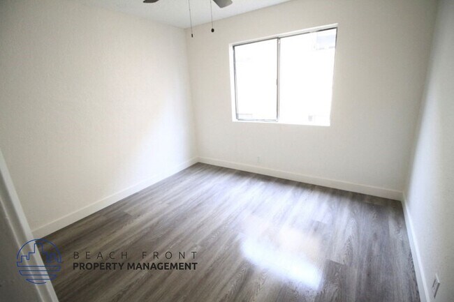 Foto del edificio - 11503 Menlo Ave.