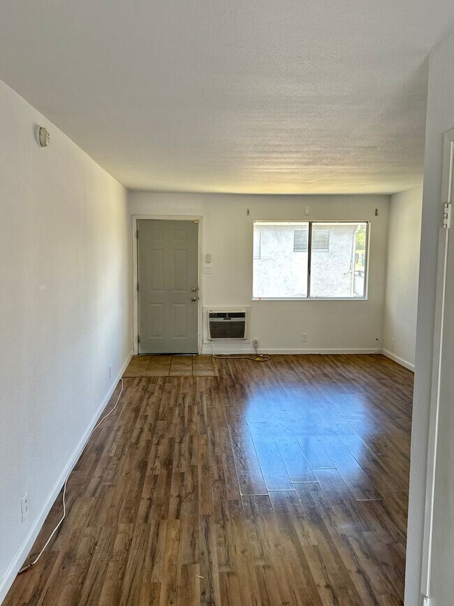 Foto del edificio - Charming 2-Bedroom Condo in Antioch