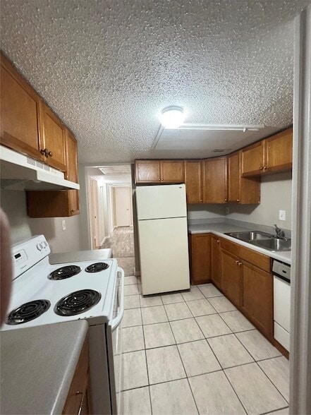 Building Photo - 3100 Medina St