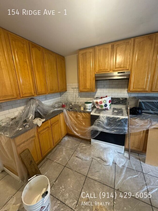 Building Photo - 154 Ridge Ave