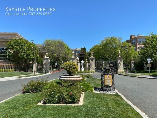Foto del edificio - Coming soon! Luxury living in this beautif...