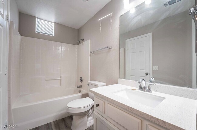 Foto del edificio - 5855 Valley Dr