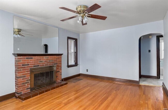 Building Photo - 6537 Mardel Ave