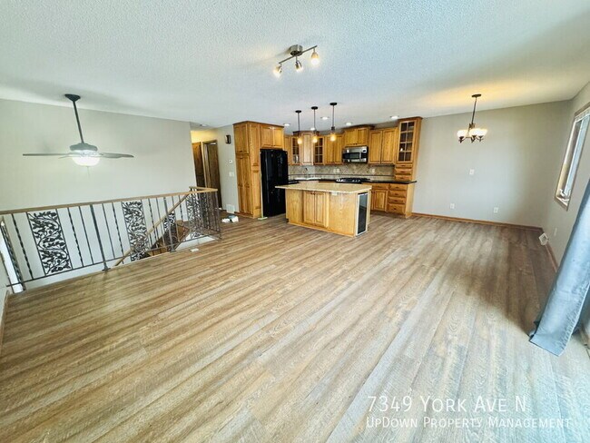 Foto del edificio - 7349 York Ave N