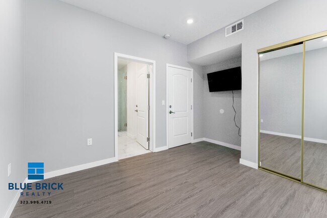 Foto del edificio - 1166 1/2 W 29th St-1166