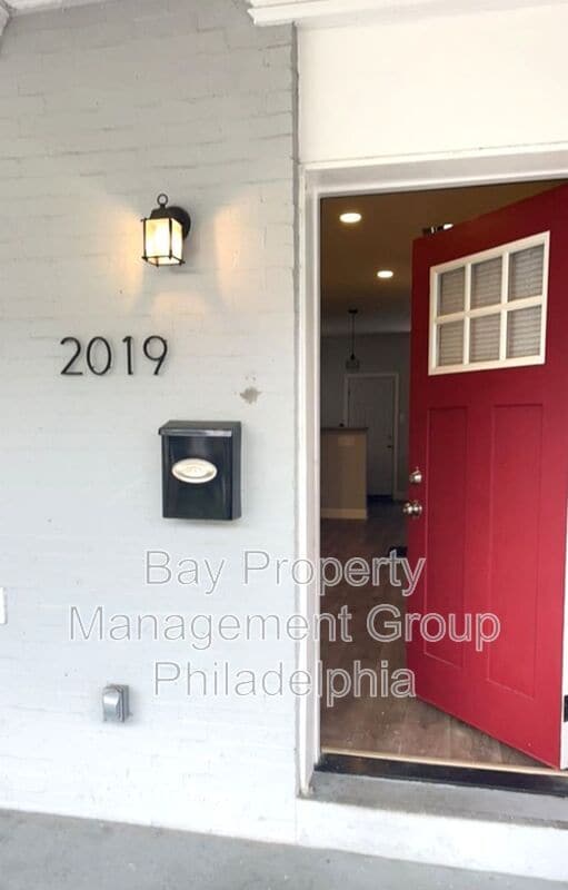 Building Photo - 2019 S Frazier St