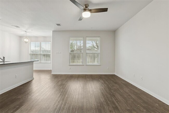 Foto del edificio - 1200 10th St