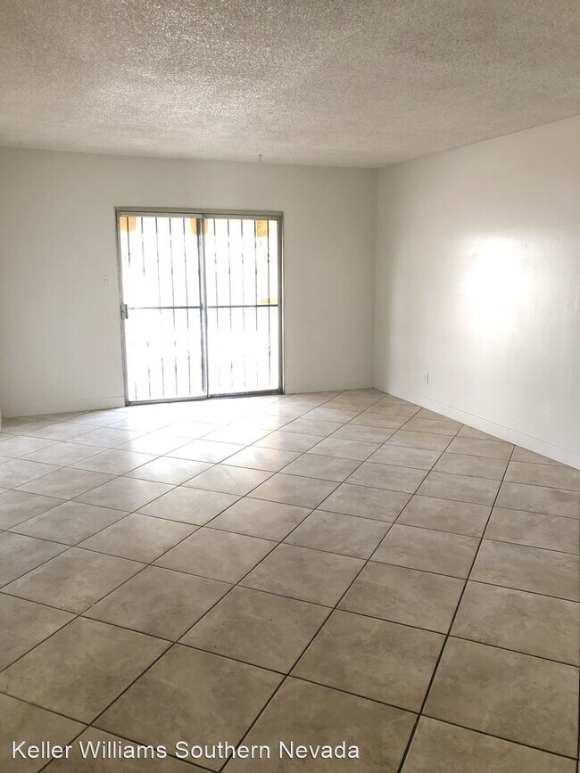 Building Photo - 5 br, 2 bath House - 2828 Kings Way