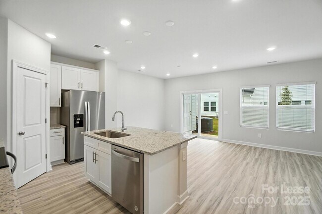 Building Photo - 1741 Braemar Vlg Dr