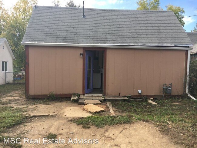 Building Photo - 2 br, 1 bath House - 209 E Emma St