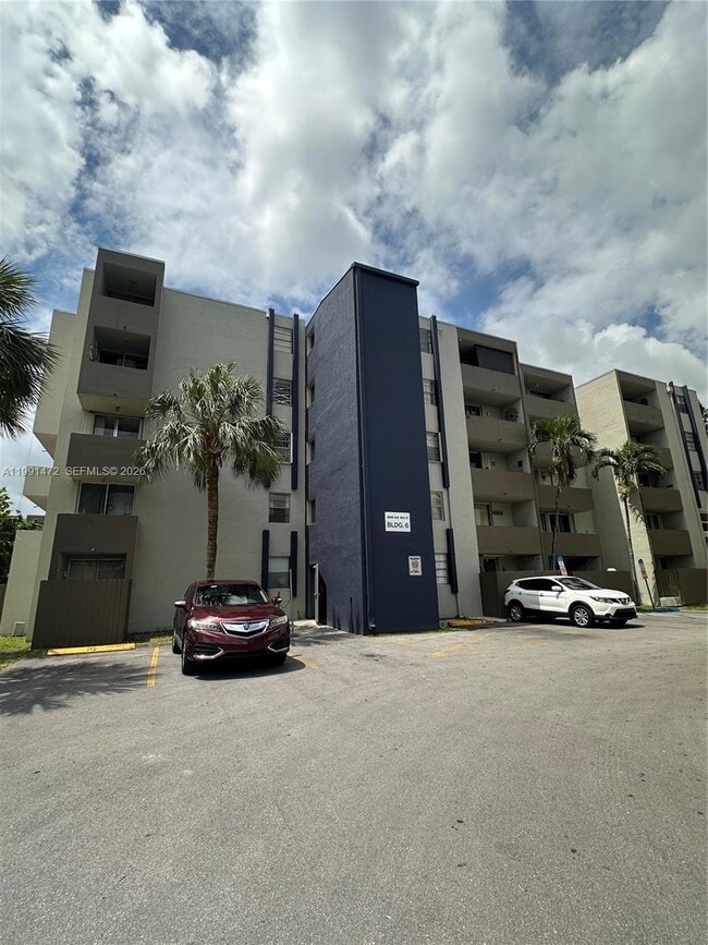 Building Photo - 10090 NW 80th Ct