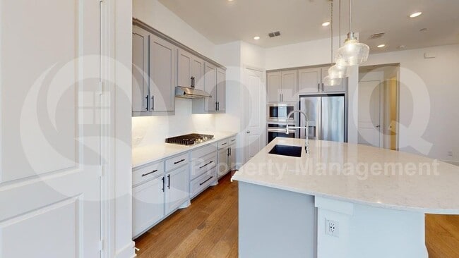 Foto del edificio - 401 Blue Crk Cv