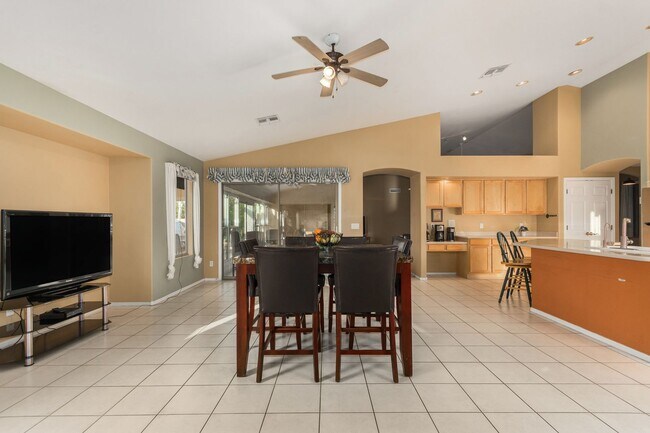 Foto del edificio - 8440 W Alex Ave