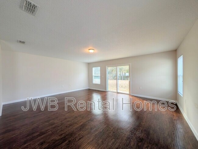 Foto del edificio - 8260 Maple St